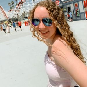 Meet your Posher, Mia